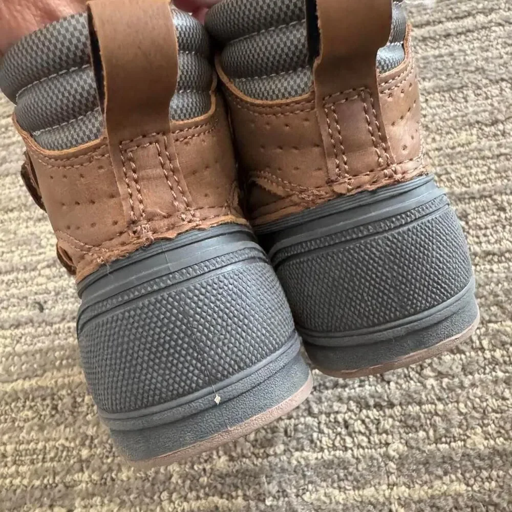 Toddler Duck boots, Magellan Waterproof Outdoor Brown Boots Size 6